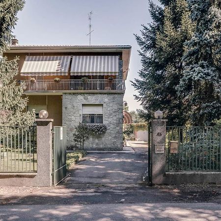 Sentirsi A Casa, Lontano Da Casa-Feel At Home Away From Home Caronno Pertusella エクステリア 写真