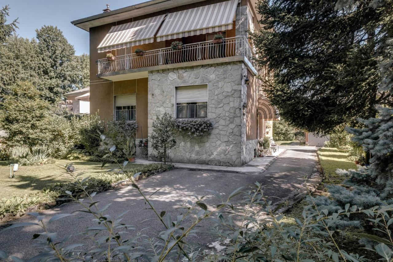 Sentirsi A Casa, Lontano Da Casa-Feel At Home Away From Home Caronno Pertusella エクステリア 写真