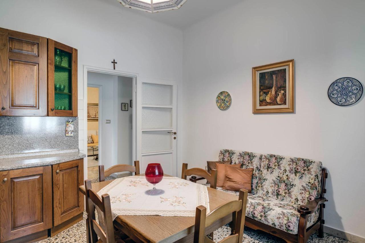 Sentirsi A Casa, Lontano Da Casa-Feel At Home Away From Home Caronno Pertusella エクステリア 写真