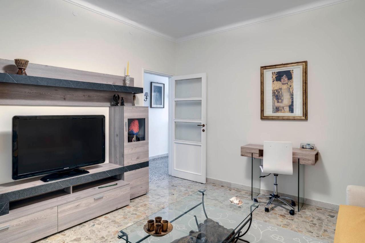 Sentirsi A Casa, Lontano Da Casa-Feel At Home Away From Home Caronno Pertusella エクステリア 写真