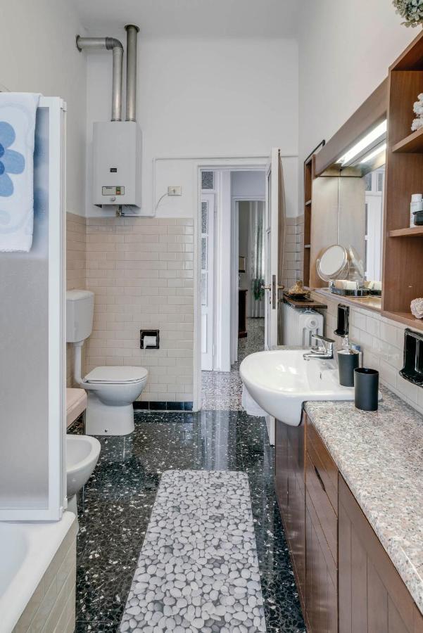 Sentirsi A Casa, Lontano Da Casa-Feel At Home Away From Home Caronno Pertusella エクステリア 写真